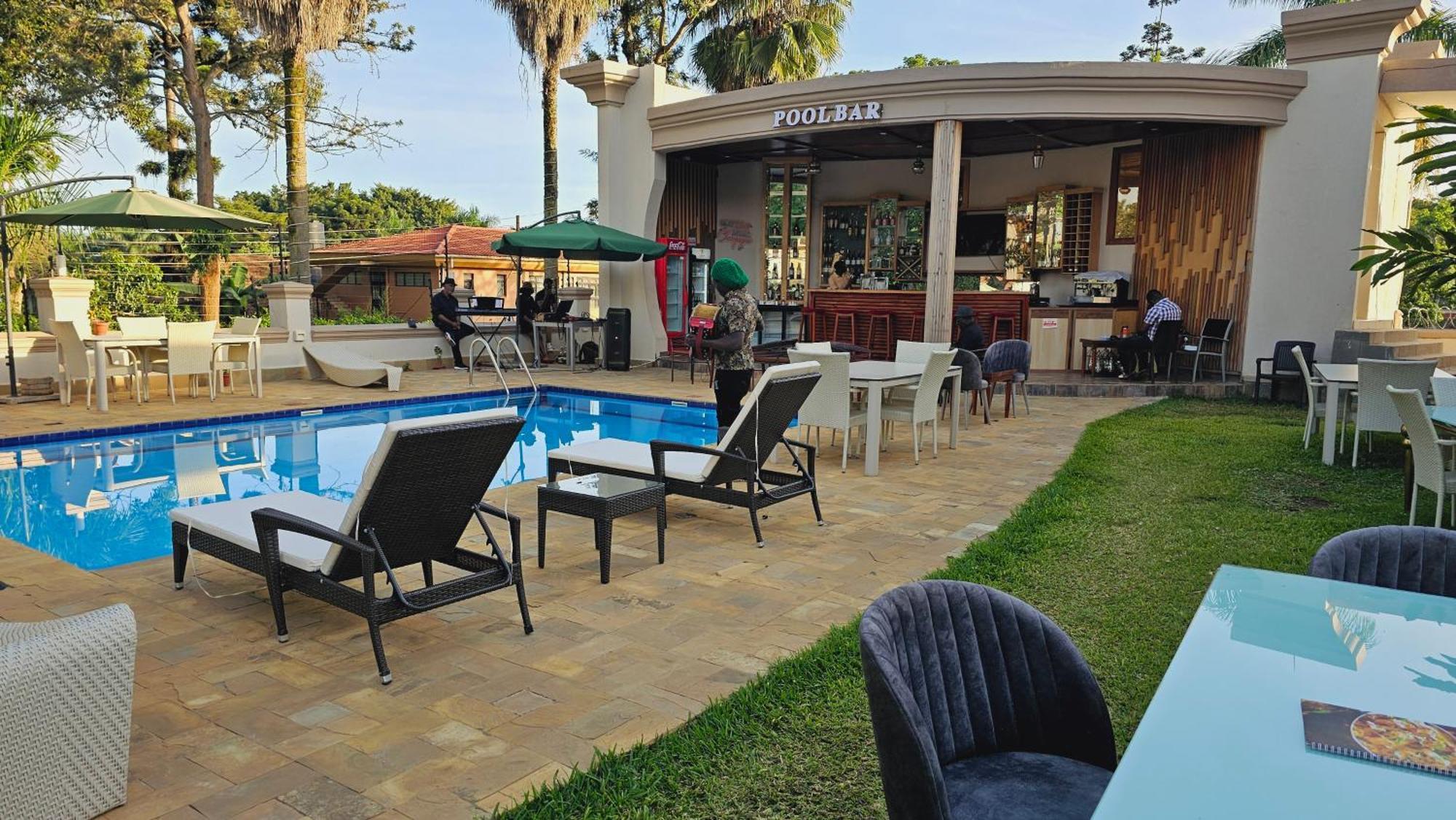 Grik Hotel - Entebbe Exterior foto