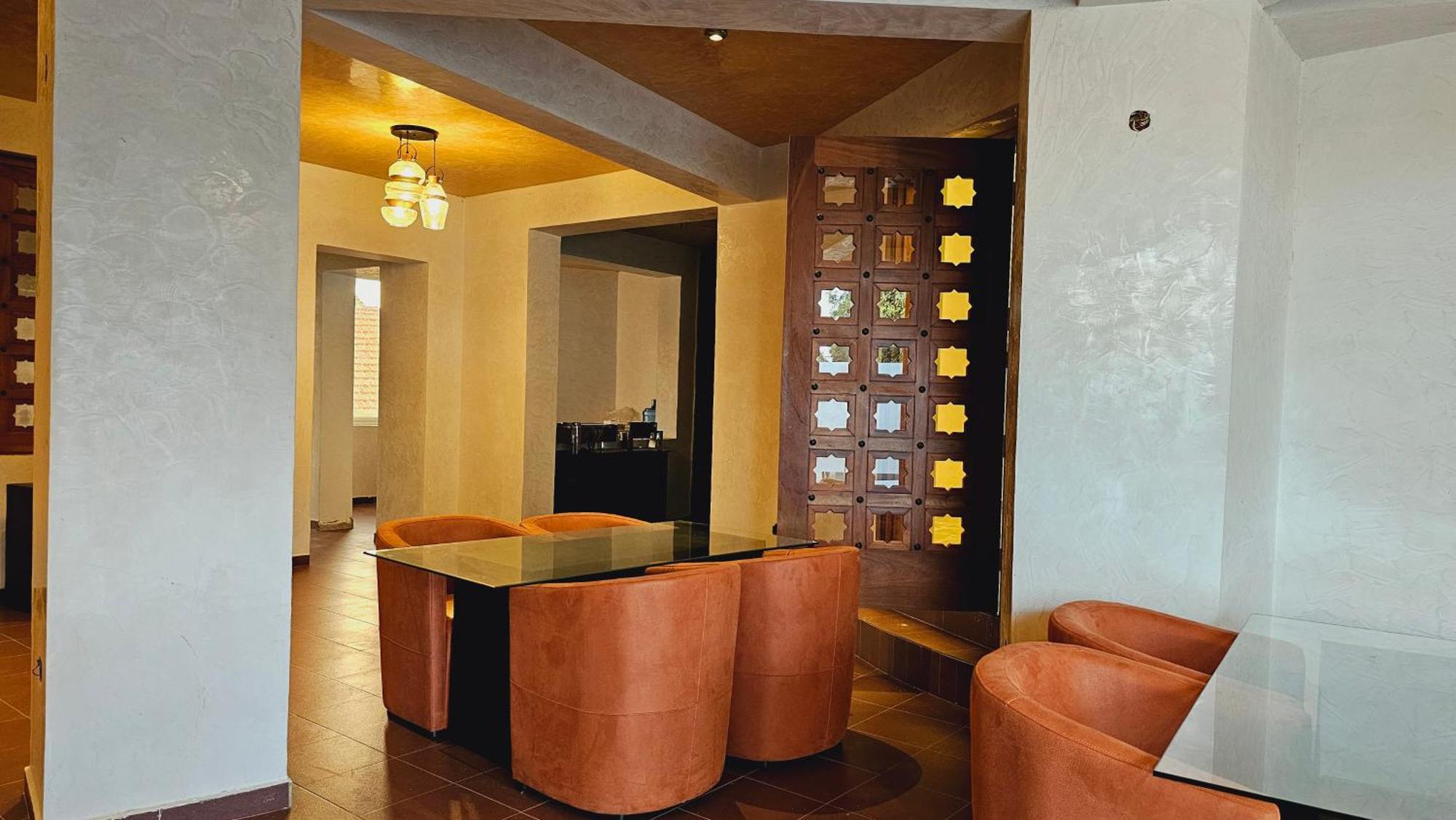 Grik Hotel - Entebbe Exterior foto